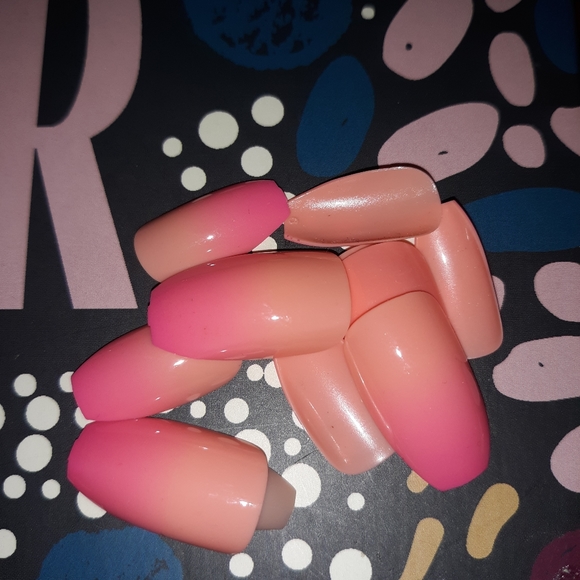 Press on nails - Picture 2 of 6